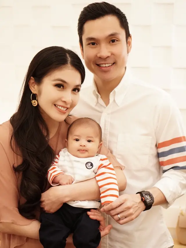 [Bintang] Romantis, Ini 8 Potret Artis Indonesia Saat Rayakan Valentine