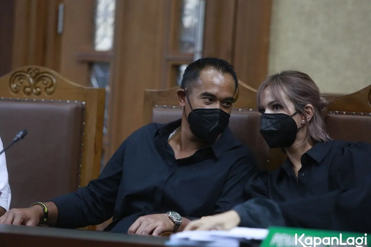 [Fimela] Nia Ramadhani dan Ardi Bakrie