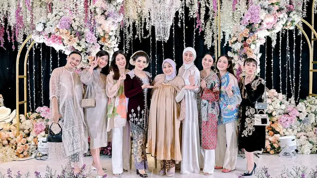 Aurel Hermansyah dan Geng Cendol (Instagram/aurelie.hermansyah)