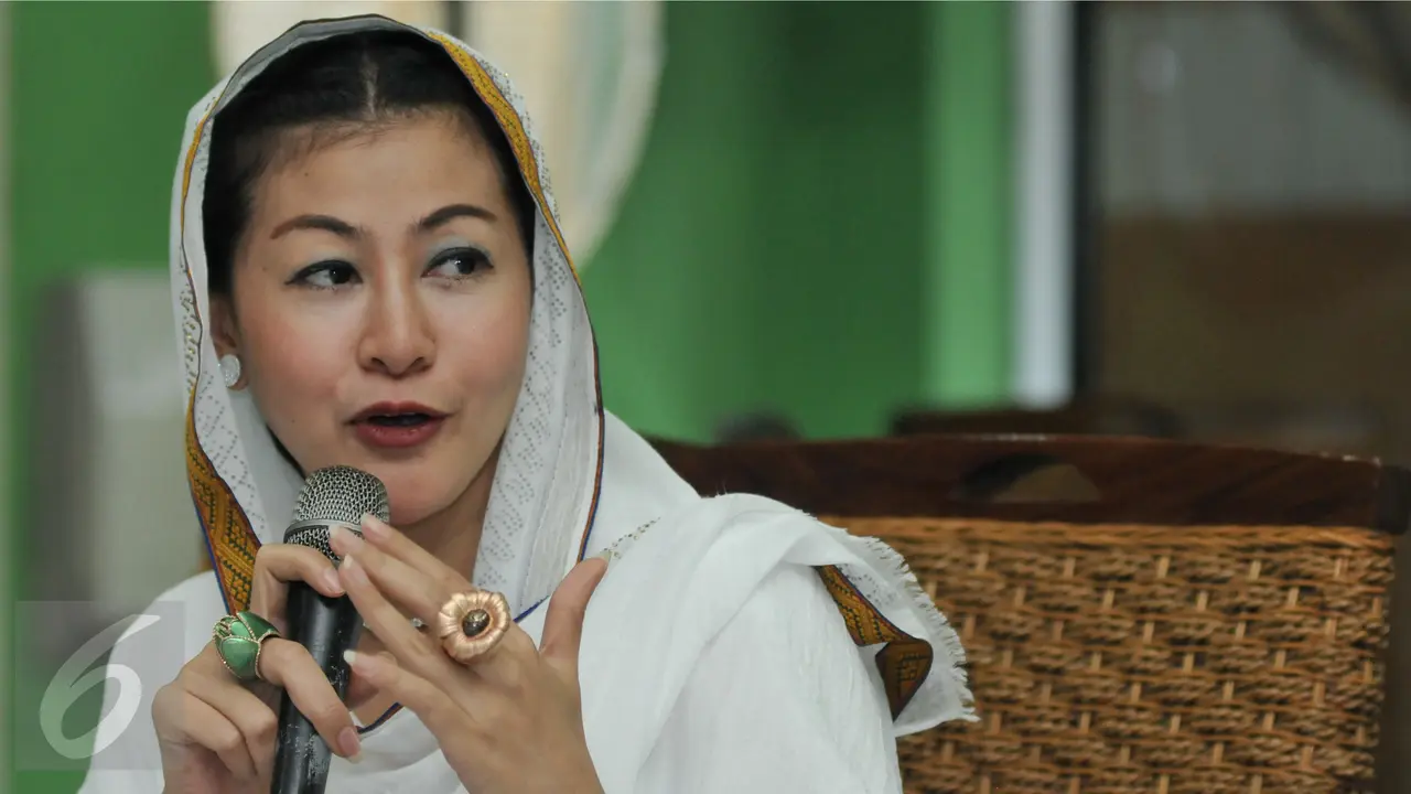 20160525-Hasnaeni 'Wanita Emas' Kenalkan Irjen Benny Sebagai Cawagub DKI-Jakarta