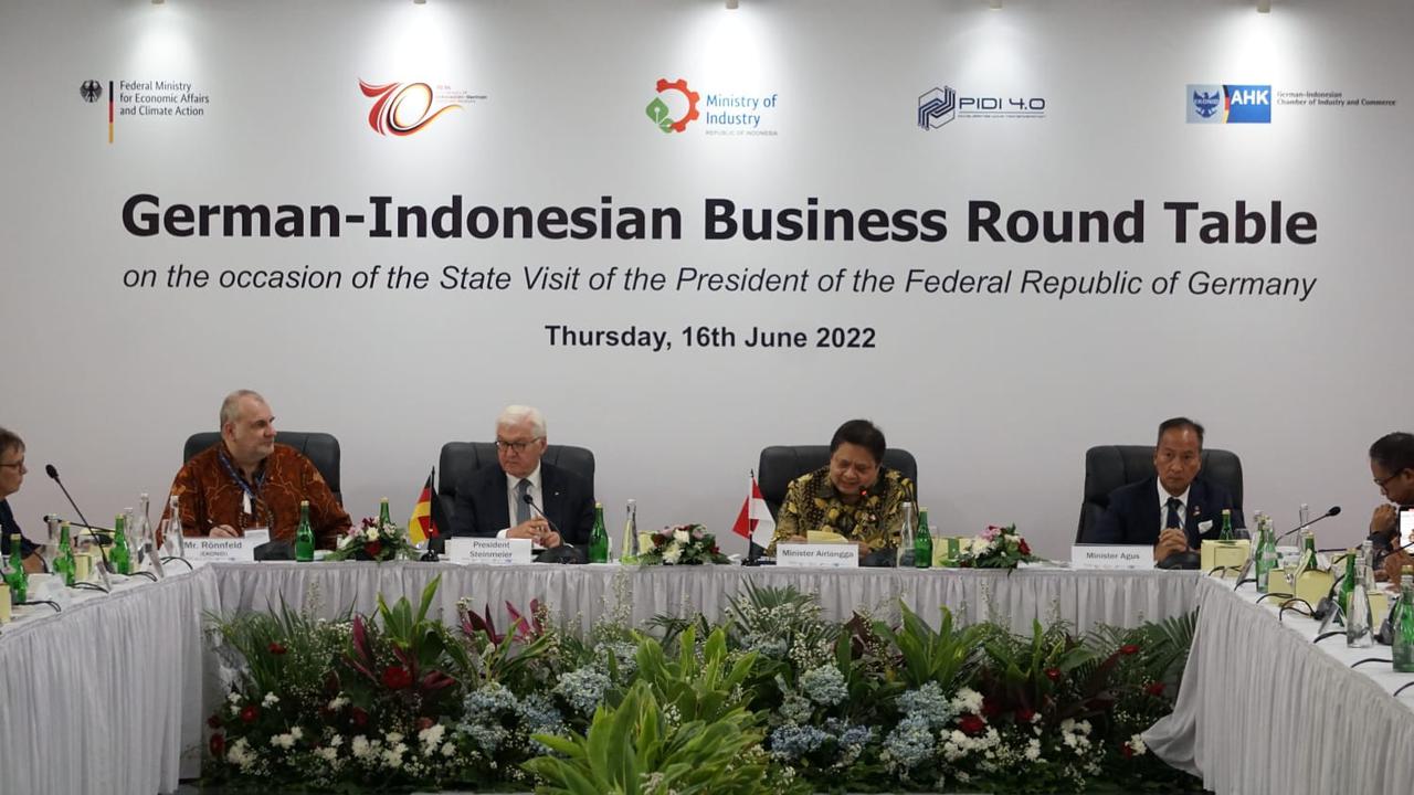 Pertemuan bisnis antara Indonesia dan Jerman sebagai rangkaian agenda kunjungan dari Presiden Republik Federasi Jerman Frank-Walter Steinmeier ke Indonesia