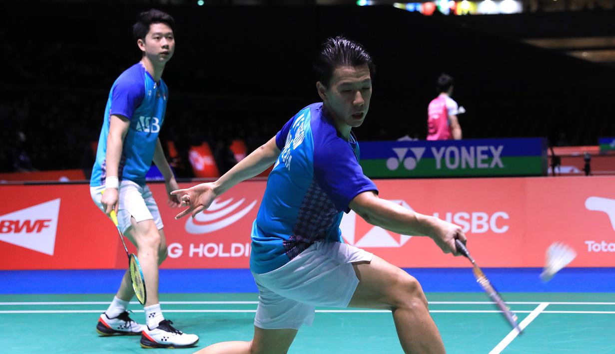 Setelah di babak 64 besar mendapat bye, unggulan pertama Marcus Fernaldi Gideon/Kevin Sanjaya Sukamuljo berhasil mengalahkan ganda putra asal Republik Ceska, Jaromir Janacek/Tomas Svejda di babak 32 besar. The Minions berhasil menang dua game langsung 21-14, 21-13 dalam waktu 25 menit. (PBSI)