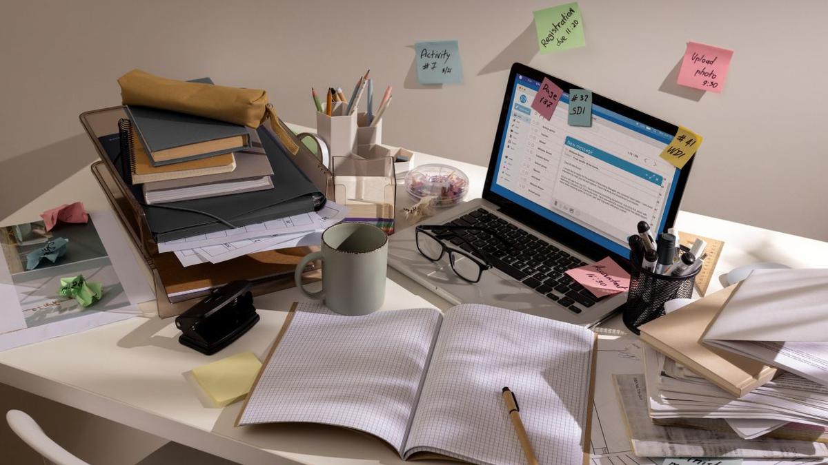 5 Alasan Meja di Rumah Cepat Penuh Meski Jarang Dipakai Sehari-hari