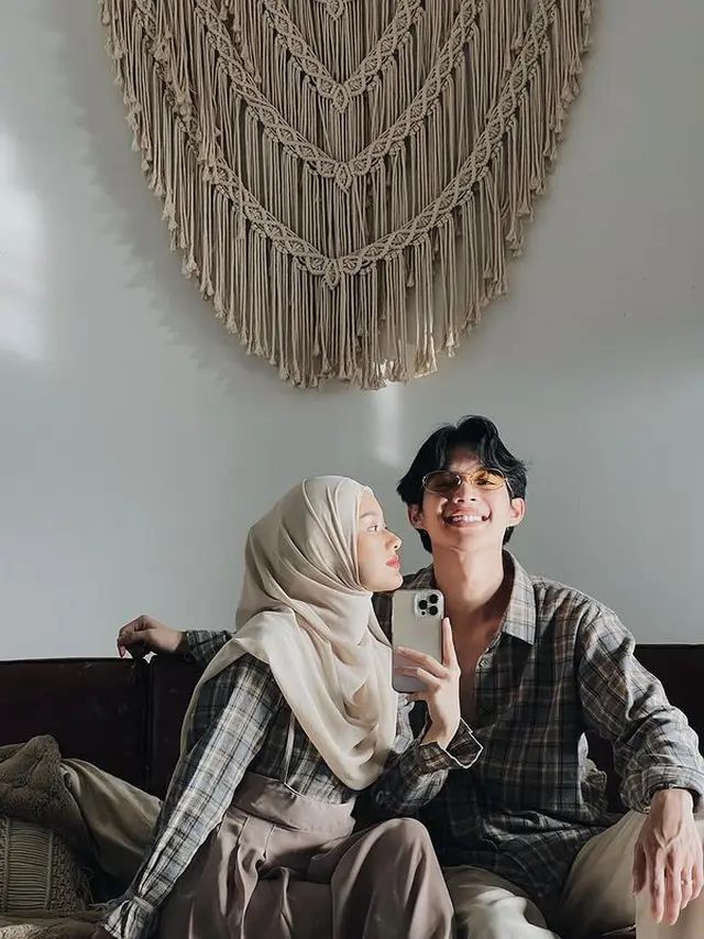 10 Potret Gaya Kompak Dinda Hauw dan Rey Mbayang, Selalu Gunakan Pakaian Couple