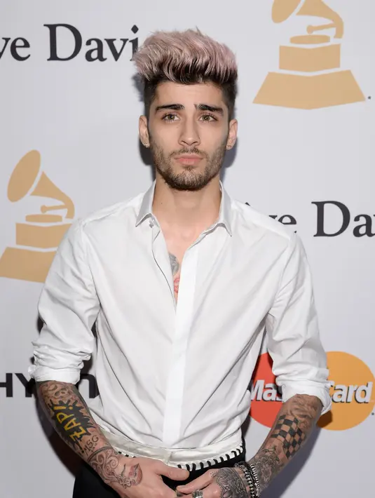 Sumber tersebut mengatakan bahwa, "Zayn begitu baik sekarang, ia memperlakukan dia seperti seorang dewi, dia memiliki sesuatu yang dibuat untuk ulang tahunnya, siapa tahu bisa jadi sebuah cincin pertunangan, Gigi akan cinta itu!". (AFP/Bintang.com)