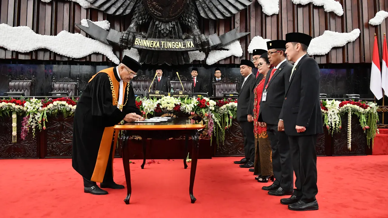 Pelantikan Anggota MPR 2019-2024 Sukses, Pimpinan Sidang: Terima Kasih Pimpinan MPR 2014-2019