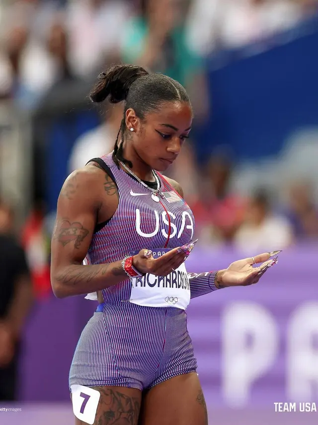 6 Gaya Pelari AS Sha’Carri Raih Medali Perak di Olimpiade Paris 2024, Tetap Slay Pakai Nail Art