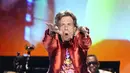 Personel grup band The Rolling Stones Mick Jagger tampil pada tur Sixty Stones Europe 2022 di Stadion Wanda Metropolitano, Madrid, Spanyol, 1 Juni 2022. (AP Photo/Manu Fernandez)