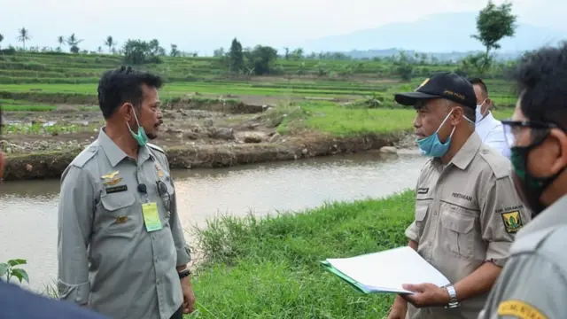 Menteri Pertanian Syahrul Yasin Limpo mengunjungi lahan pertanian di Sukabumi yang diterjang banjir.
