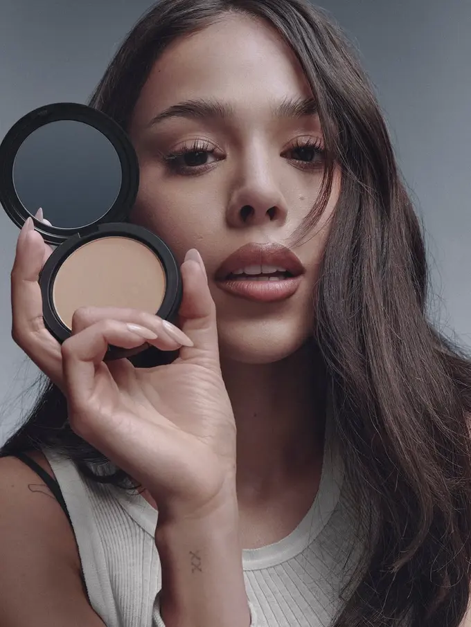 Setelah Lebih dari 30 Tahun, MAC Reformulasi Bedak Ikoniknya dan Hadirkan 25 Warna yang Cocok untuk Kulit Asia