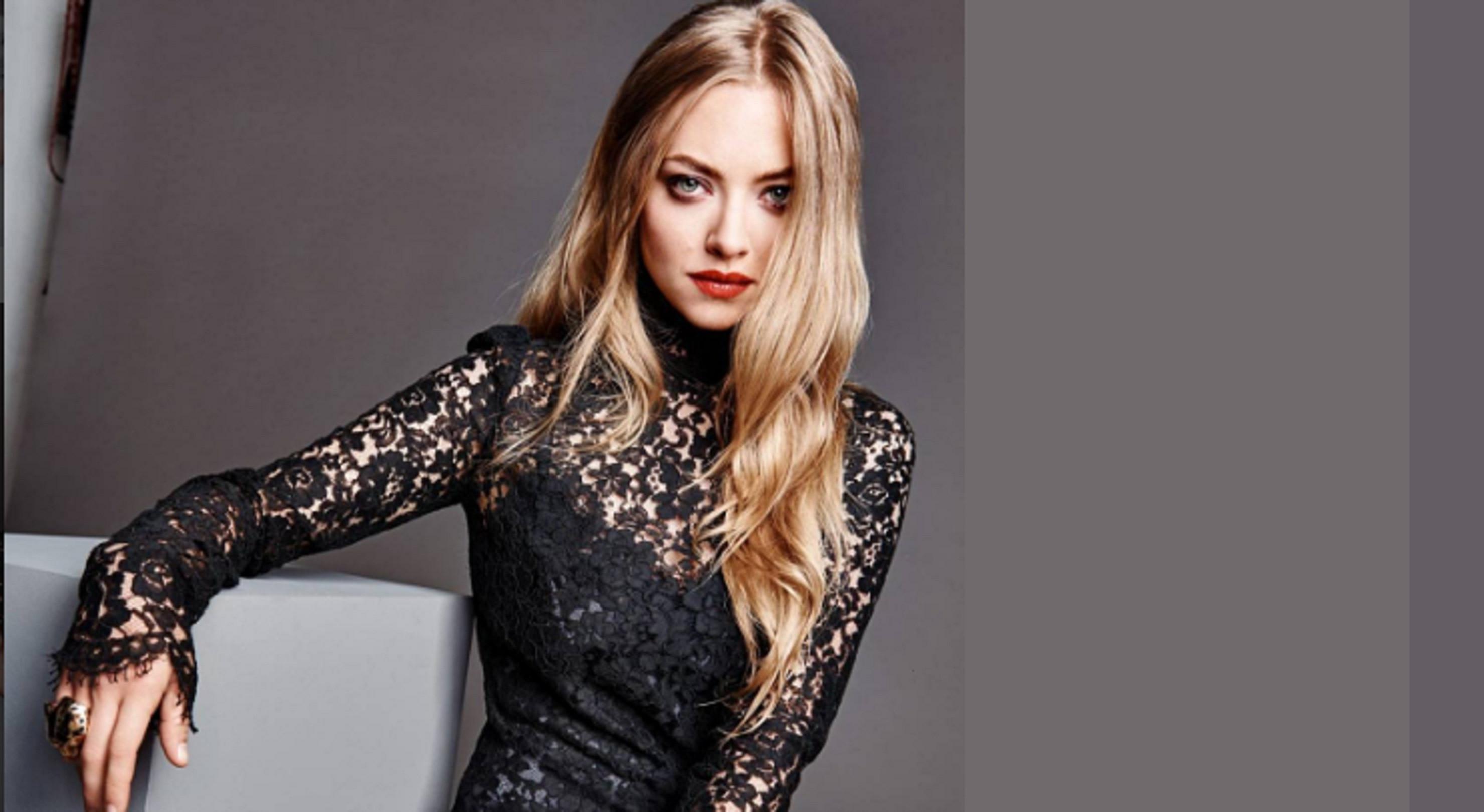  Amanda Seyfried yang tengah mengandung, tak mau memakai gaun putih seperti pengantin lainnya.