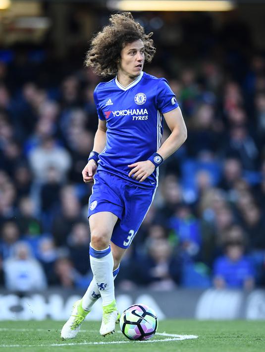 Pemain Chelsea, David Luiz merupakan salah satu pemain belakang dengan naluri mencetak gol yang tinggi. Saat ini David baru mencetak satu gol untuk timnya dan kemungkinan akan bertambah pundi-pundi golnya di Premier League. (AFP/Justin Tallis)