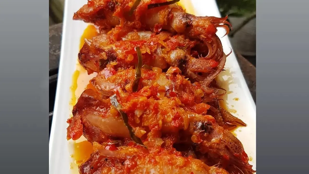 Tanpa Direndam Air Jeruk Nipis, Begini Cara Masak Cumi Balado Agar Awet dan Tidak Bau