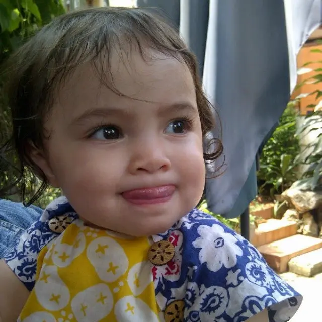 6 Transformasi Sienna Ameerah yang sudah ABG, bangga mewarisi kecantikan Marshanda