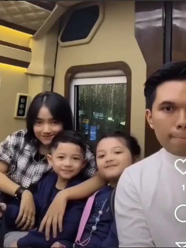 6 Momen Keluarga Atta dan Aurel Berangkat ke Turki, Thariq dan Fuji Curi Perhatian