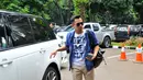 "Ini saya duluan. Syahnaz dan Ayu masih ada lagi yang ditanyain. Saya kesini penuhi panggilan, dikasih surat, saya jadi saksi," kata Raffi Ahmad di Ditreskrimsus Polda Metro Jaya, Jakarta Selatan, Rabu (23/3/2016). (Adrian Putra/Bintang.com)