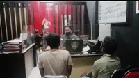 Pelaku pengeroyokan di Tuban diringkus polisi. (Ahmad Adirin/Liputan6.com)