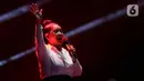 Dalam penampilannya, Vina Panduwinata menyanyikan sejumlah lagu, diantaranya Di Dadaku Ada Kamu dan Dia. (Liputan6.com/Herman Zakharia)