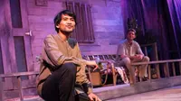 Rizal Iwan dalam pertunjukan Forgotten Kingdoms (http://www.rorschachtheatre.com)