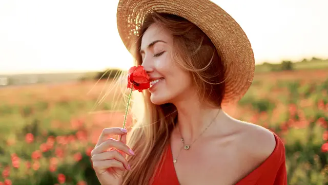 zodiak perempuan bahagia