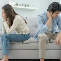 Ilustrasi pasangan bersedih/copyrightshutterstock/shisu_ka