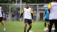 Bagas adi Nugroho pemain muda Arema FC (foto: rana adwa)