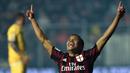 10. Carlos Bacca. Penampilan memukau bersama Sevilla membuat striker asal Kolombia ini menjadi incaran klub-klub elit Eropa. Namun, Bacca lebih memilih bergabung dengan AC Milan daripada Arsenal atau Liverpool. (AFP/Alberto Pizzoli) 