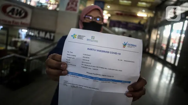 Masuk Tanah Abang Tunjukan Kartu Vaksin, Pedagang Keluhkan Sepi Pembeli