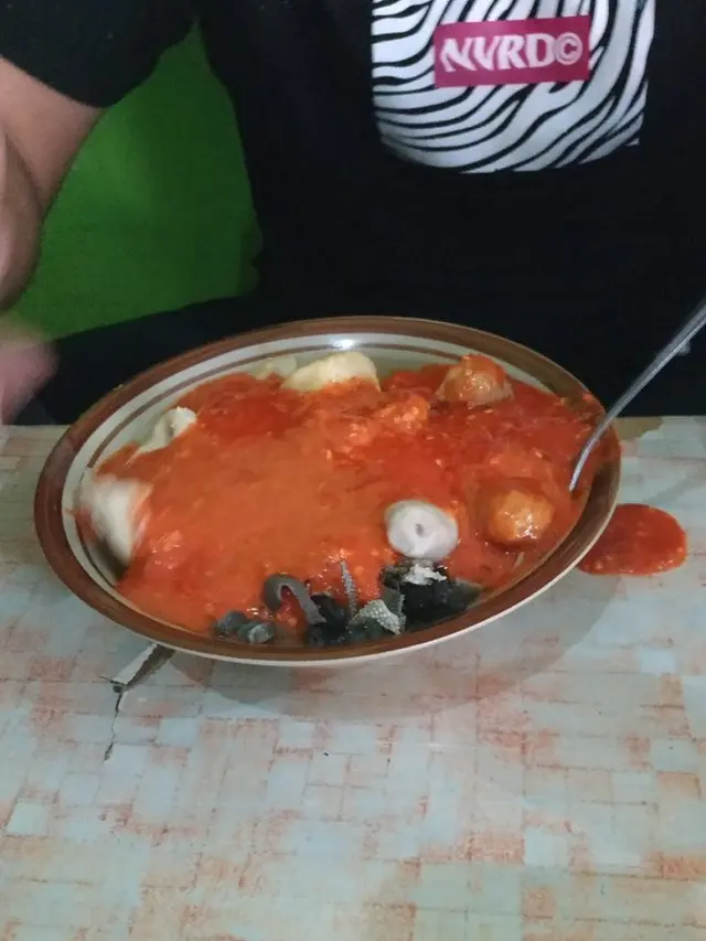 Apes Banget, 6 Momen Mengesalkan Pas Beli Makanan