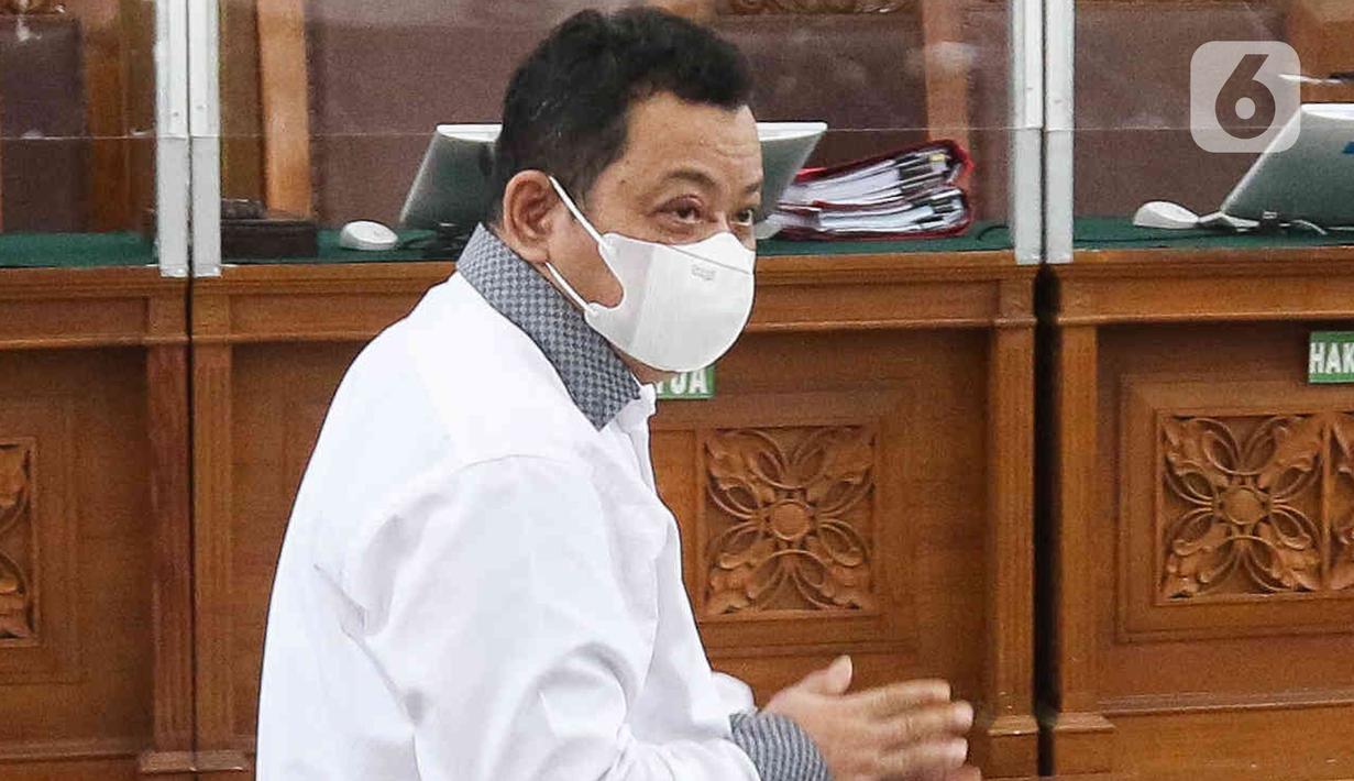 Terdakwa Kuat Ma'ruf saat menjalani  sidang tuntutan kasus pembunuhan berencana terhadap Brigadir Nofriansyah Yosua Hutabarat atau Brigair J di Pengadilan  Negeri Jakarta Selatan, Senin (16/1/2023). Jaksa Penuntut Umum (JPU) menutut terdakwa Kuat Ma'ruf dengan hukuman penjara selama delapan tahun. (Liputan6.com/Herman Zakharia)