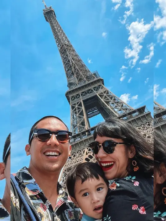 Bahkan, tak sedikit pula netizen yang merasa ikut terbawa perasaan dengan keharmonisan pasangan selebriti ini. Tak hanya itu saja, banyak pula yang merasa gemas melihat putra pertamanya. (Liputan6.com/IG/@westnydj)