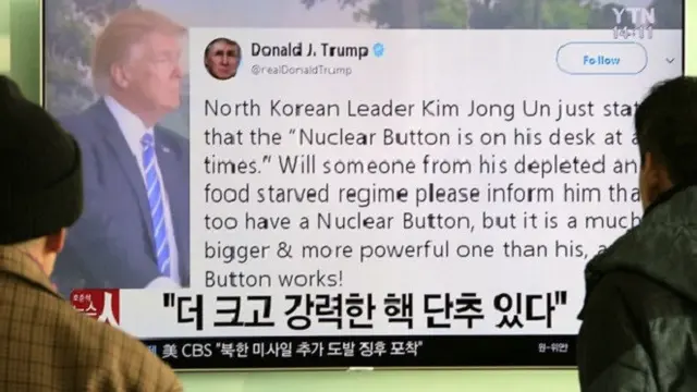Presiden Amerika Serikat Donald Trump, dalam tayangan berita tentang Korea Utara di sebuah televisi berita di Korea Selatan (AP Photo)