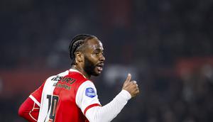 Raheem Sterling menjalani debut bersama Feyenoord di Eredivisie 2025/2026, Senin (23/2/2026) dini hari WIB. (AFP/Bas Czerwinski)