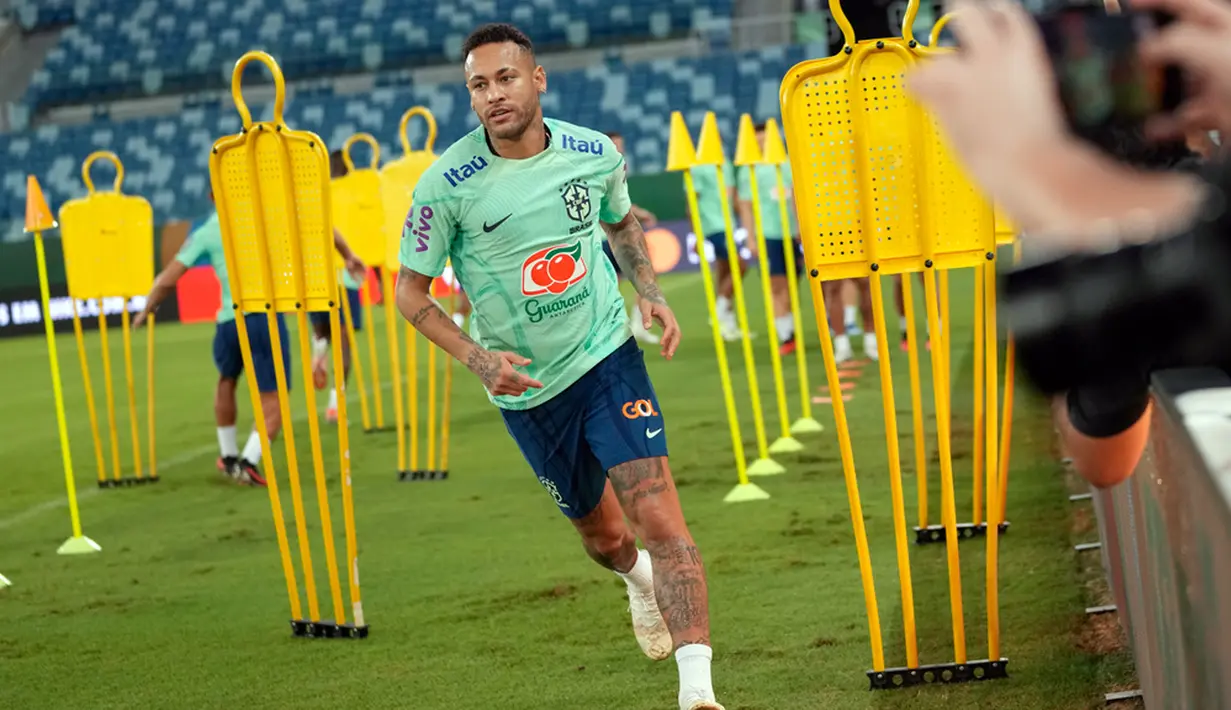 Dalam laga tersebut, Brasil terlihat beberapa kali menciptakan peluang, namun hingga paruh pertama berakhir belum ada gol terjadi. (AP Photo/Andre Penner)
