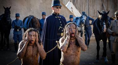 Tayang Di Indonesia Ini Sinopsis Film Waiting For The Barbarians News Entertainment Fimela Com
