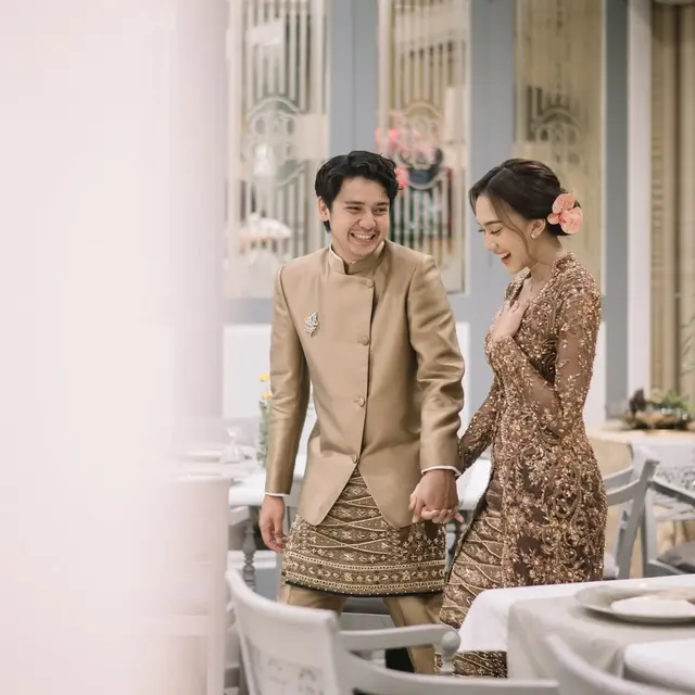 Momen Arbani Yasiz dan Raissa Ramadhani Tunangan/ foto via Instagram @arbaniyasiz dan @raissarmdhn