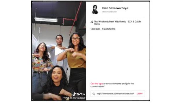 Dian Sastro beraksi di TikTok. Dok: tiktok.com