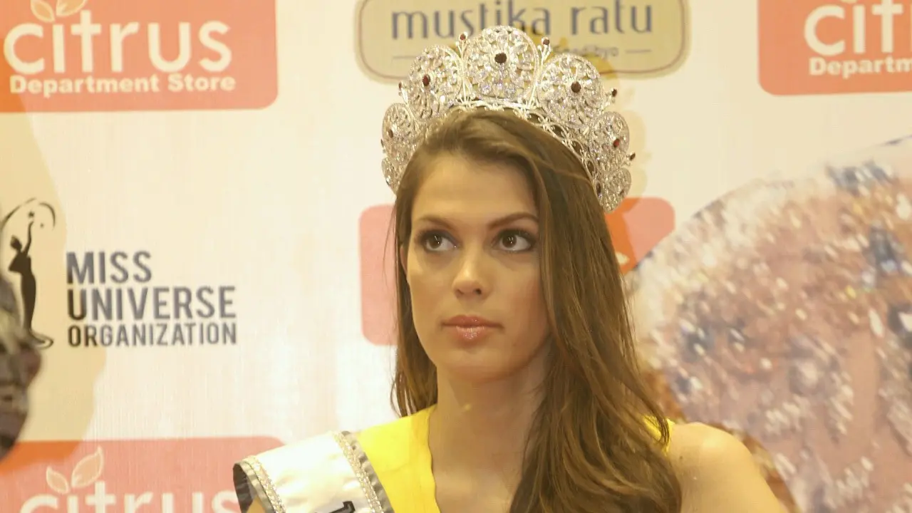 [Bintang] Iris Mittenaere 