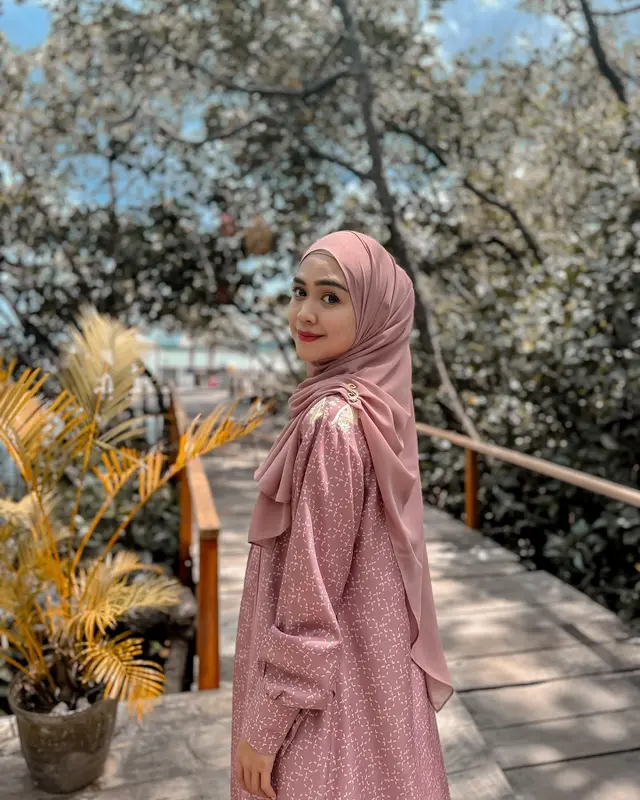 8 Seleb wanita ini beli rumah sebelum 25 Tahun, ada yang Rp13 Miliar