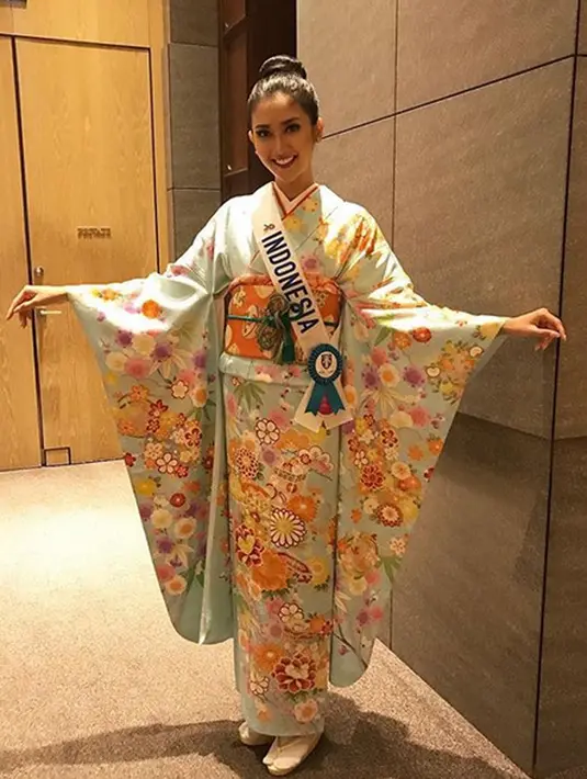 Di tahun 2012, Kevin memberranikan diri mengikuti ajang Gadis Sampul. Dan ia dinobatkan sebagai Gadis Sampul Persahabatan. Tidak sampai disitu, di tahun 2015 Kevin menyandang gelar sebagai Mojang Kota Bandung. (Instagram/kevinlln)