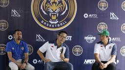 CEO Siliwangi Bandung, Patriady lndrajana, memberikan keterangan pers usai launching di Bandung, Kamis (30/11/2017). Siliwangi Bandung mengenalkan skuad baru untuk menyongsong kompetisi IBL musim depan. (Bola.com/M Iqbal Ichsan)