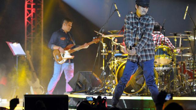 Merayakan Ultah Ke 19 Sheila On 7 Lewat 10 Lagu Pilihan Fans Showbiz Liputan6 Com