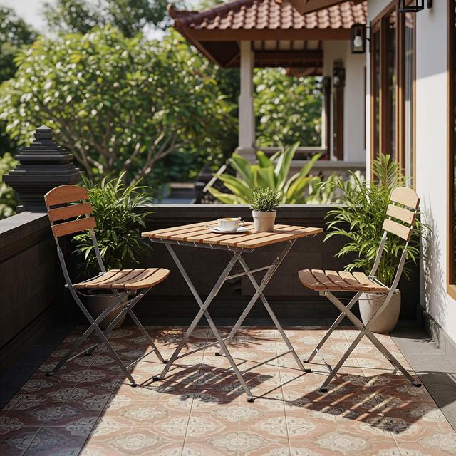 Teras Kecil dengan Meja Kopi Mini