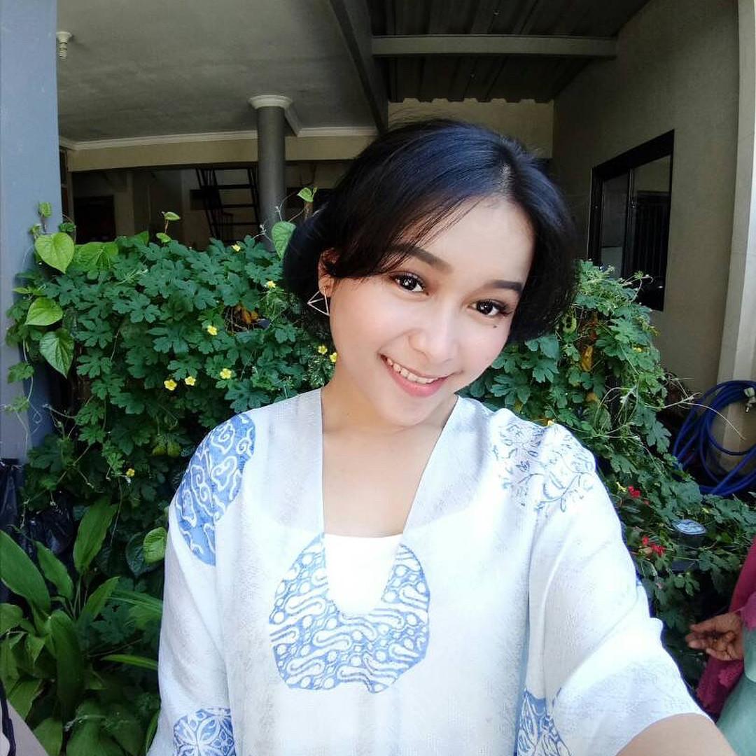 Nggak Kalah Hits Dari Sang Kakak Intip 7 Gaya Adik Ayu Ting Ting News Entertainment Fimela Com