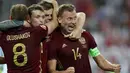 Ekspresi pemain Rusia, Vasily Berezutskiy, setelah mencetak gol ke gawang Inggris pada laga Grup B Piala Eropa 2016 di Stade Velodrome, Marseille, Minggu (12/6/2016) dini hari WIB. (AFP/Valery Hache)