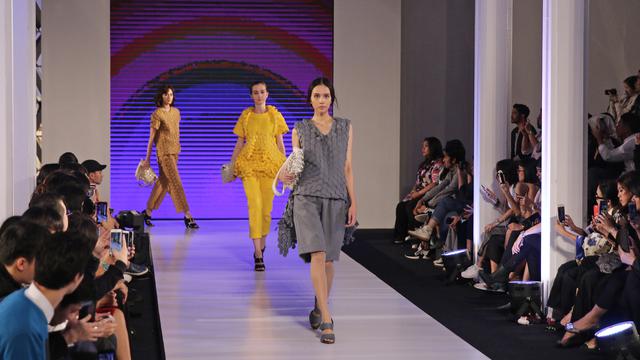 Aksi desainer muda di Runway Hits Fashion Nation 2018