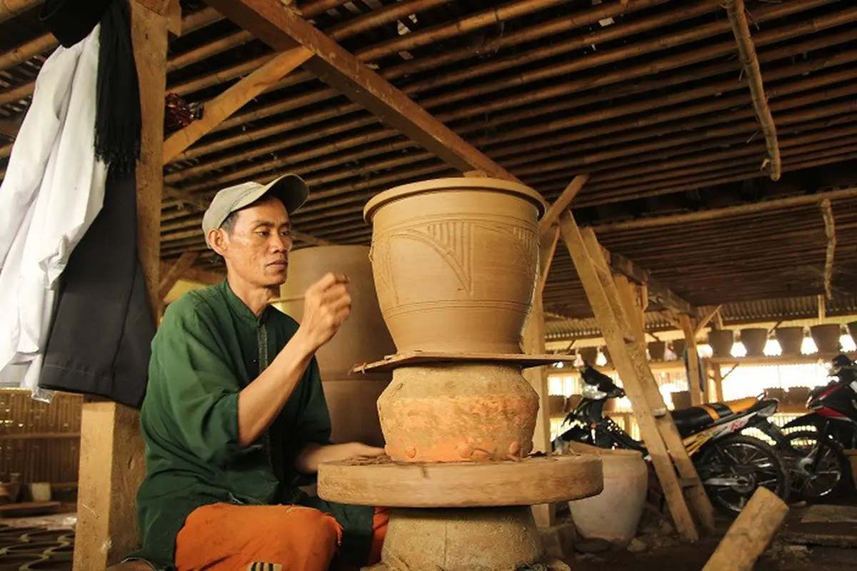 Kerajinan Keramik