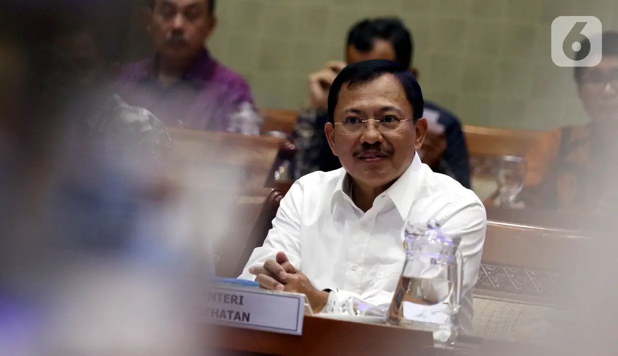 Menteri Kesehatan Terawan Agus Putranto saat rapat dengar pendapat dengan Komisi IX DPR di Kompleks Parlemen, Jakarta, Selasa (5/11/2019). Rapat membahas polemik kenaikan iuran BPJS Kesehatan. (Liputan6.com/JohanTallo)