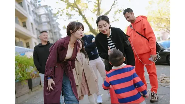 6 Potret Keluarga Raffi Ahmad Bareng Gading dan Gisel di Berlin, Seru Bareng Anak