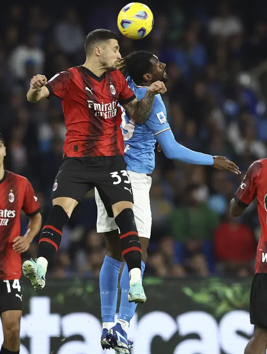 Hasil ini membuat posisi AC Milan melorot ke urutan ketiga dengan 22 poin, selisih satu angka dengan Juventus di urutan kedua klasemen sementara. (Alessandro Garofalo/LaPresse via AP)